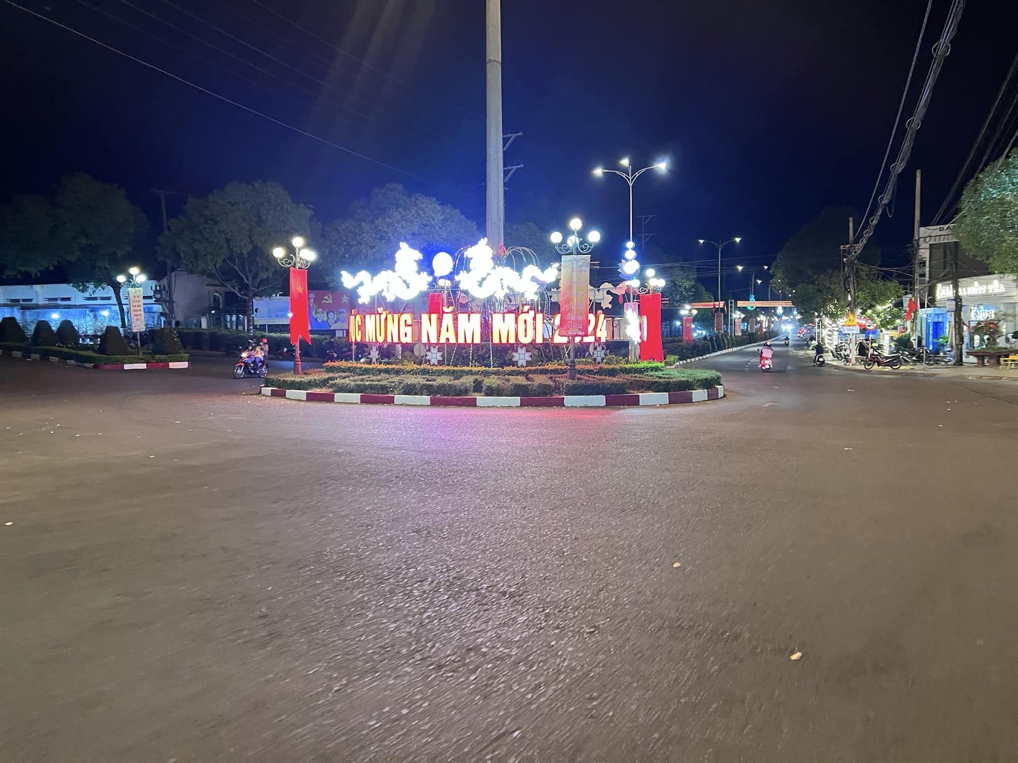 Chỉnh trang đô thị đón chào Xuân Giáp Thìn